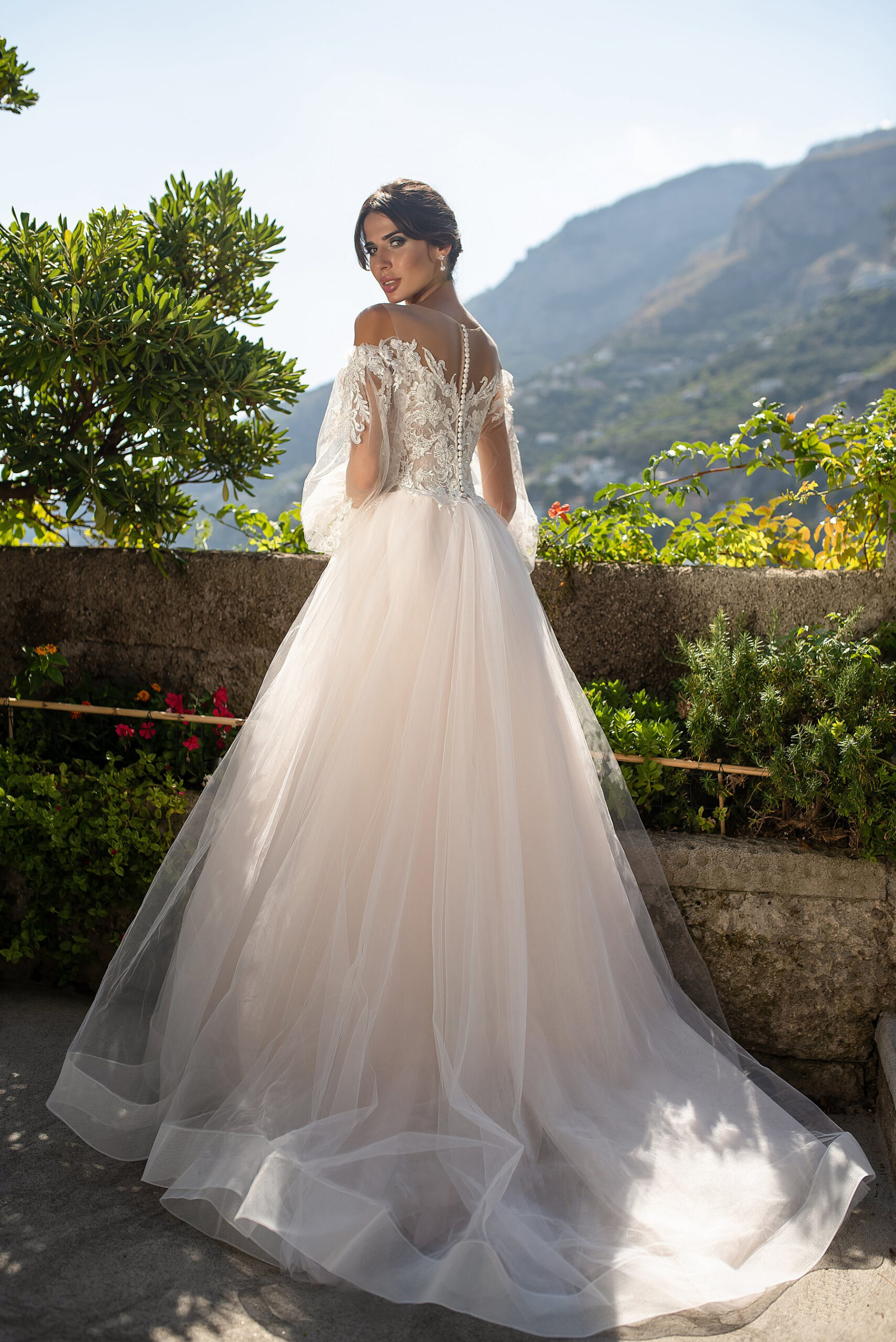 Isabelle / A-line Wedding Dress With Court Train | Cocobrides