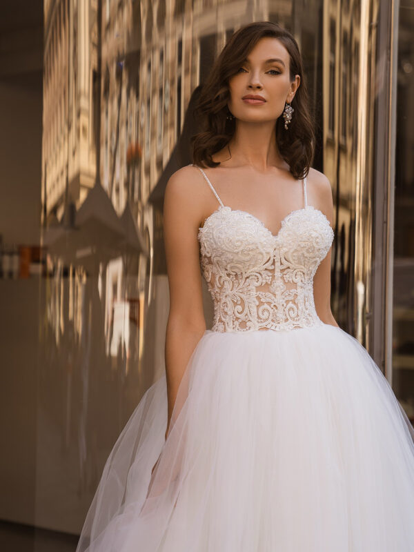 Hazel / Princess Wedding Dress With Volume Skirt | Cocobrides